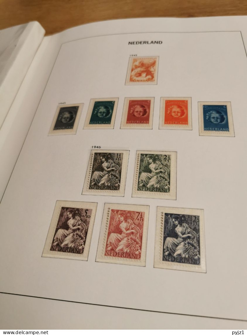 Netherlands MNH 1945-1985 In DAVO Luxe Album - Collections (en Albums)