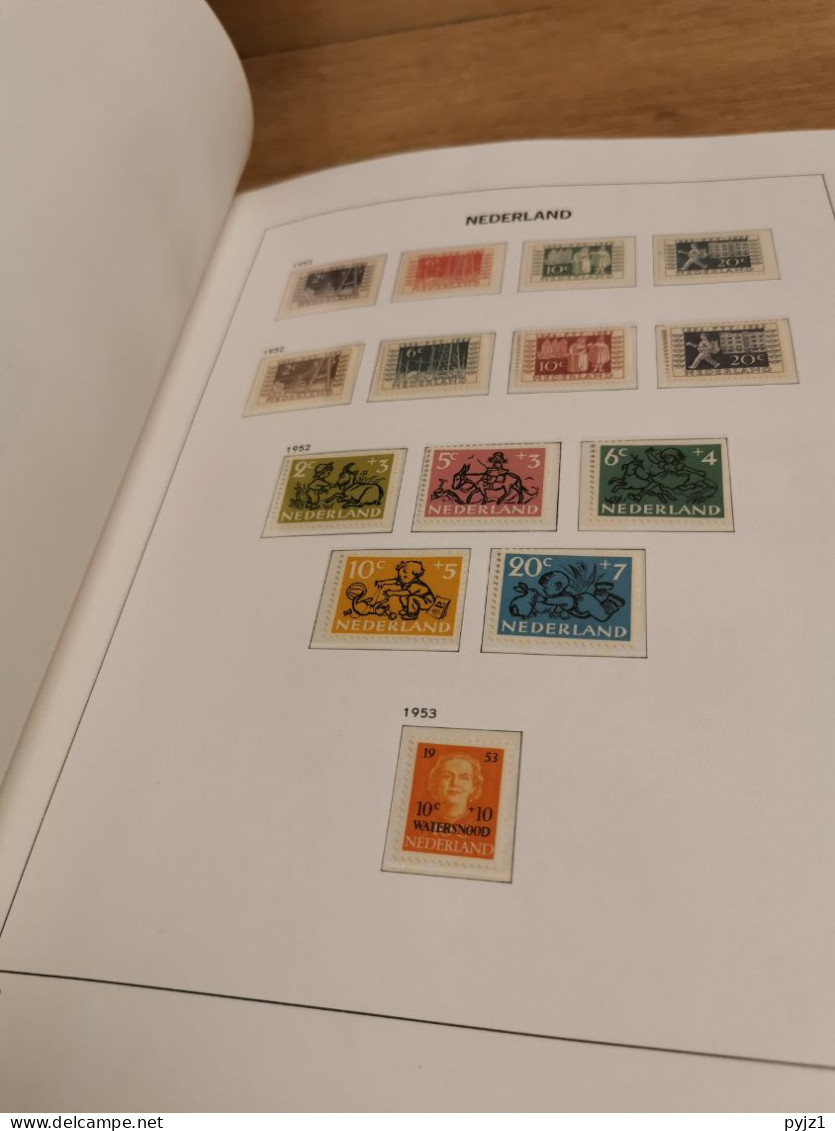 Netherlands MNH 1945-1985 in DAVO luxe album