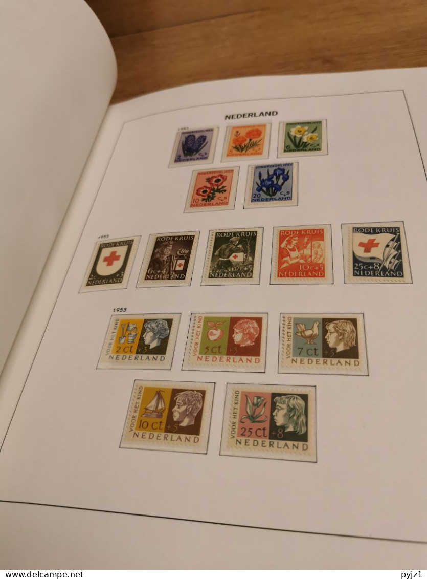 Netherlands MNH 1945-1985 in DAVO luxe album