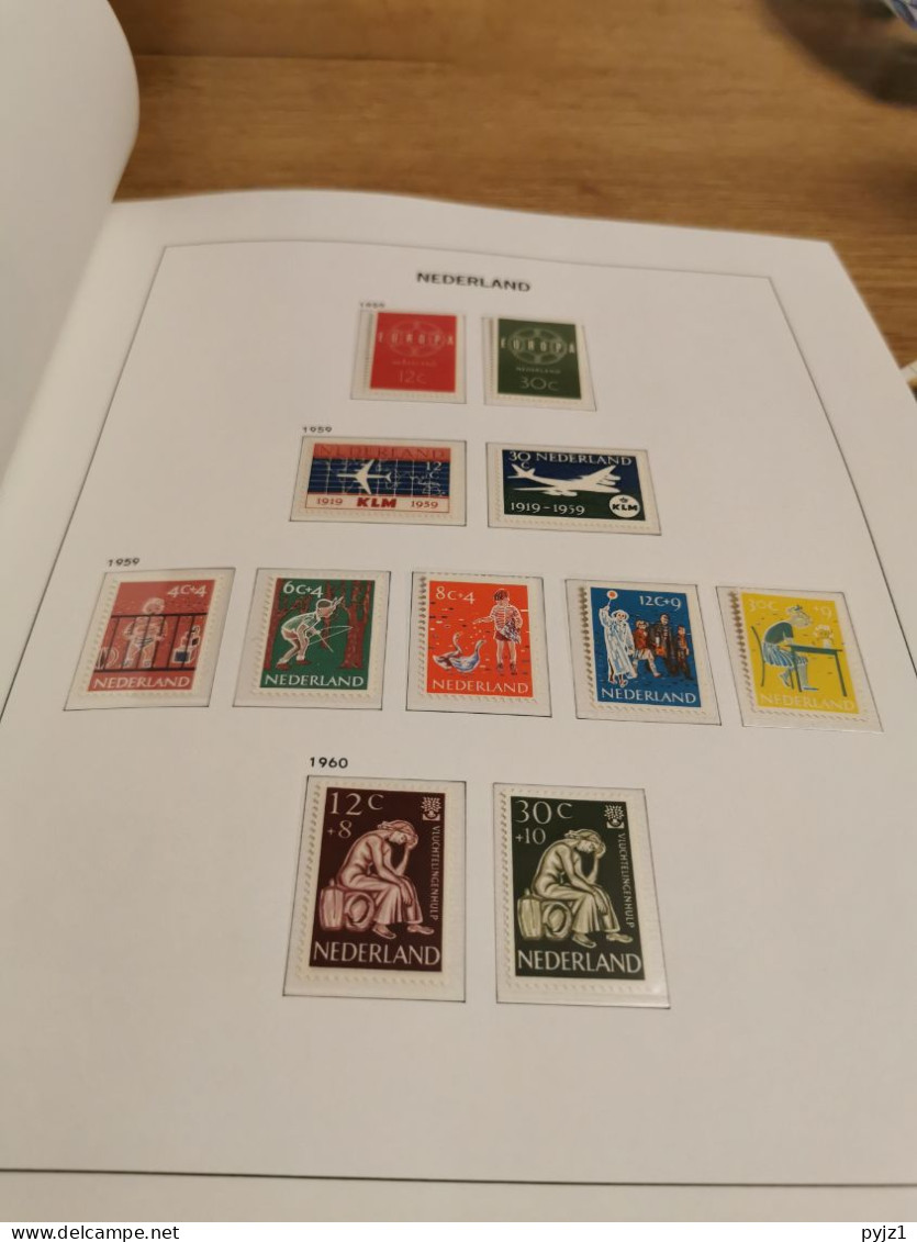 Netherlands MNH 1945-1985 in DAVO luxe album