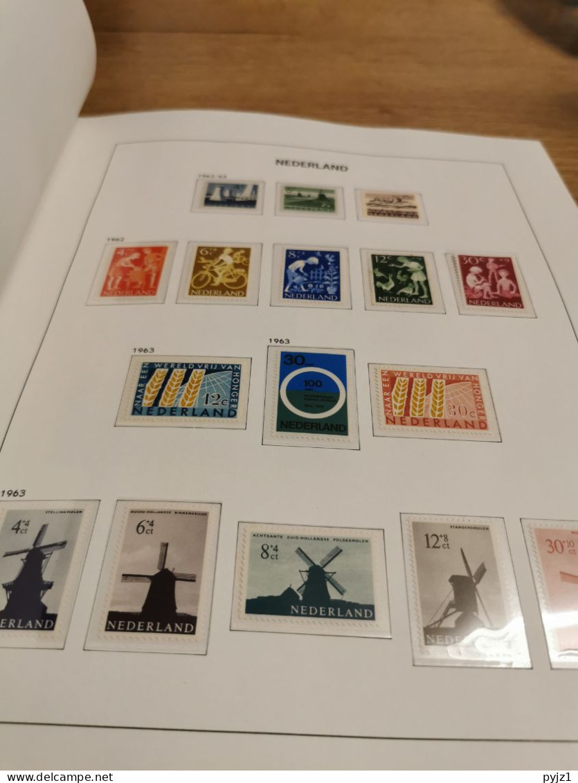 Netherlands MNH 1945-1985 in DAVO luxe album