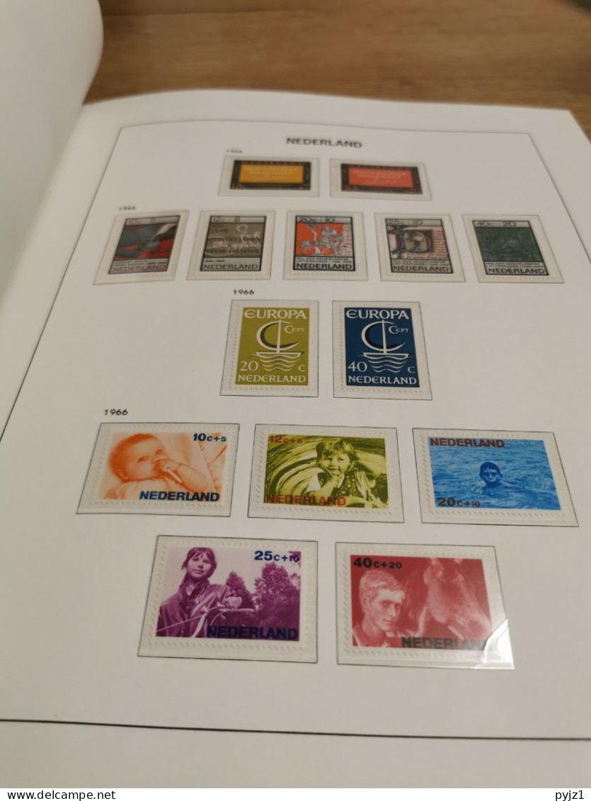 Netherlands MNH 1945-1985 in DAVO luxe album