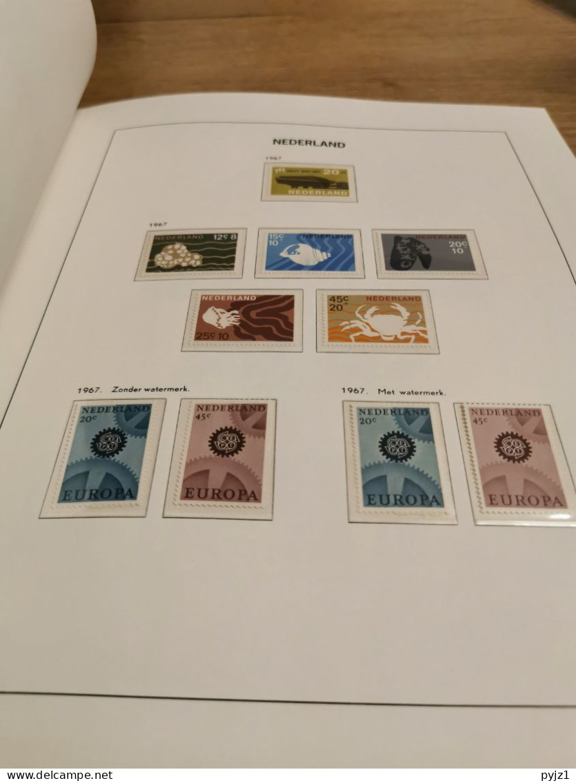 Netherlands MNH 1945-1985 in DAVO luxe album