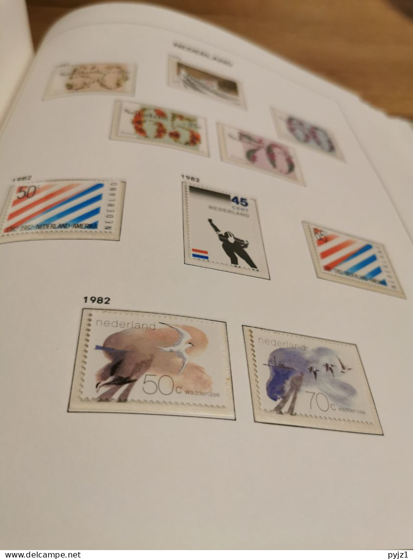 Netherlands MNH 1945-1985 in DAVO luxe album