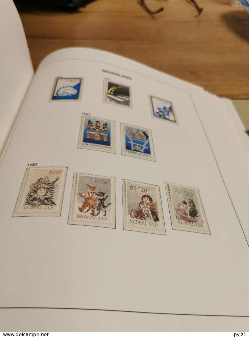 Netherlands MNH 1945-1985 in DAVO luxe album