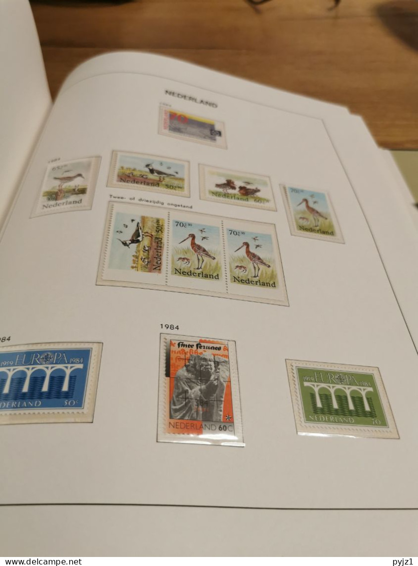 Netherlands MNH 1945-1985 in DAVO luxe album