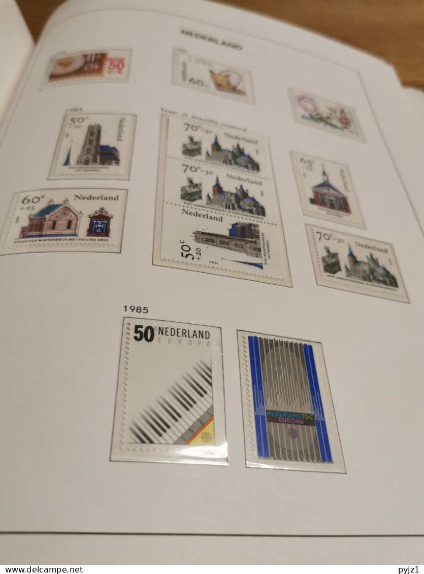 Netherlands MNH 1945-1985 in DAVO luxe album