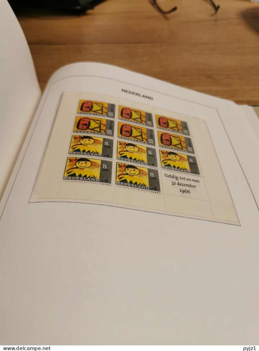 Netherlands MNH 1945-1985 in DAVO luxe album