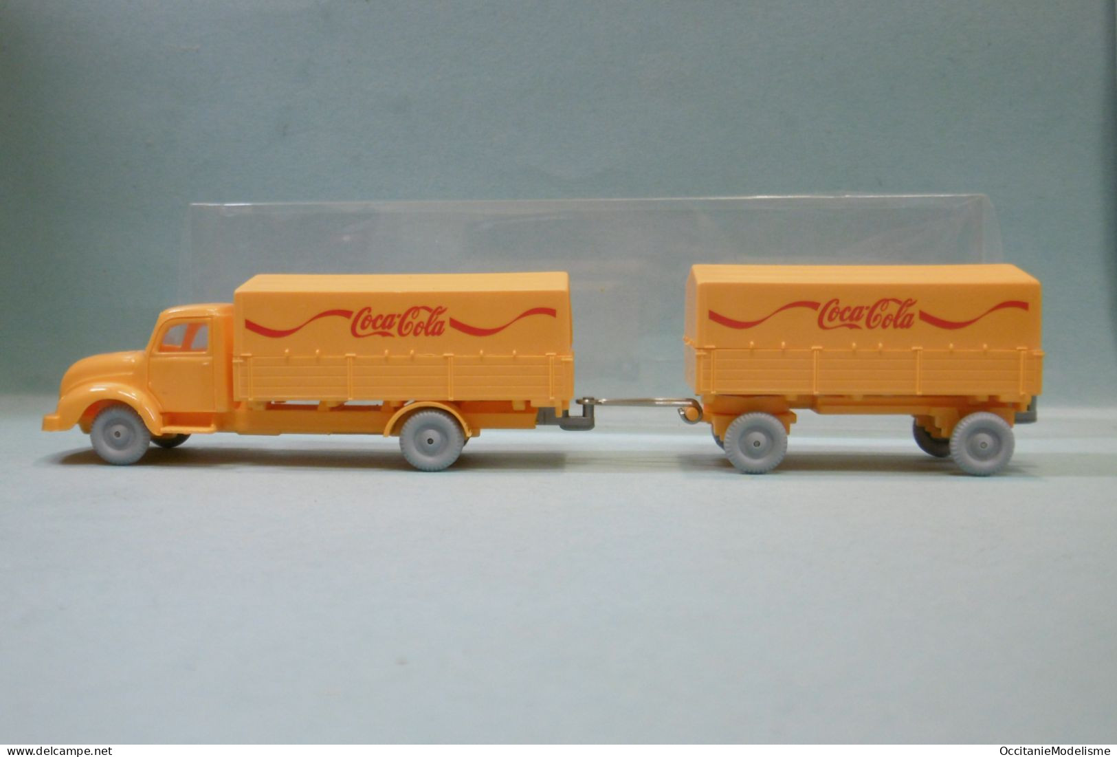 IMU - Camion MAGIRUS 3500 COCA COLA + Remorque Bâché Jaune Orangé HO 1/87 - Strassenfahrzeuge