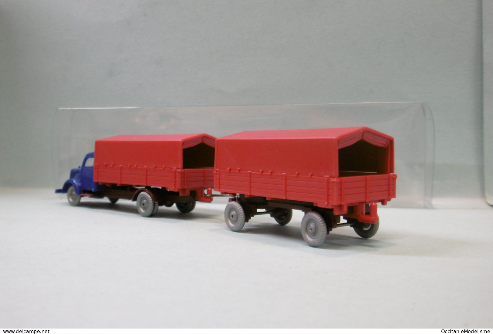 IMU - Camion MERCEDES 5000 + Remorque Bleu Bâche Rouge HO 1/87 - Road Vehicles