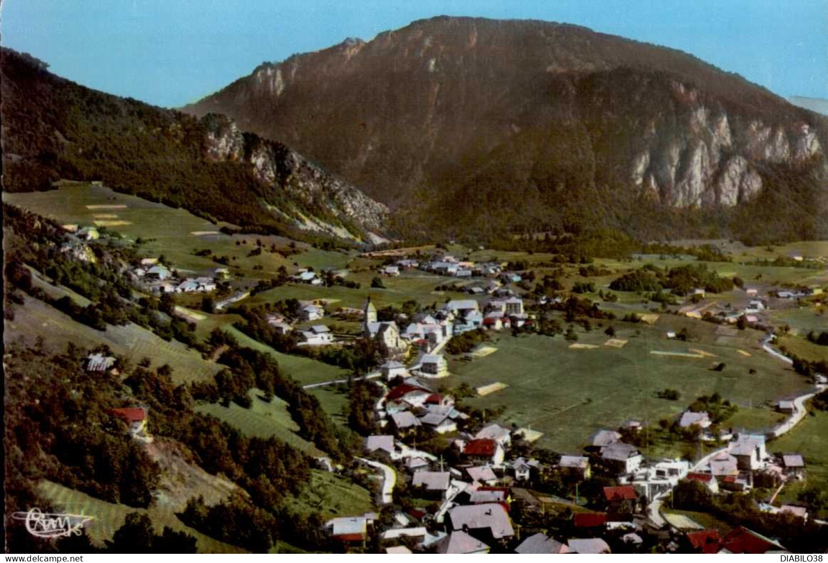 VACHERESSE   ( HAUTE SAVOIE )  VUE GENERALE AERIENNE. AU PREMIER PLAN , FONTANY - Vacheresse