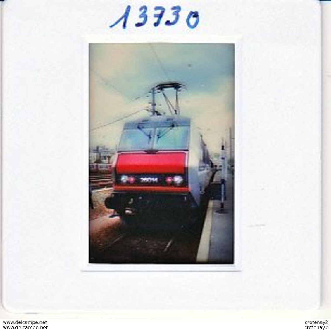 Photo Diapo Diapositive Slide Train Wagon Locomotive Electrique SNCF SYBIC BB 26014 De Face Le 13/09/1996 VOIR ZOOM - Diapositives