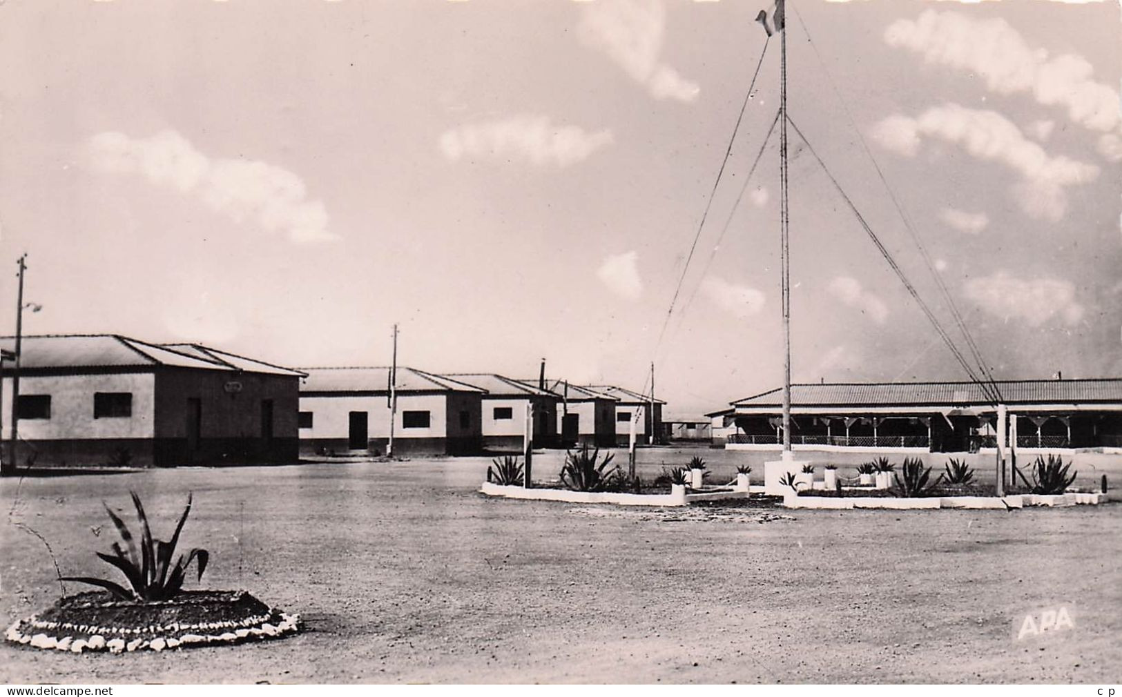 Rivesaltes - Camp - Cour D'honneur -  CPSM°J - Rivesaltes