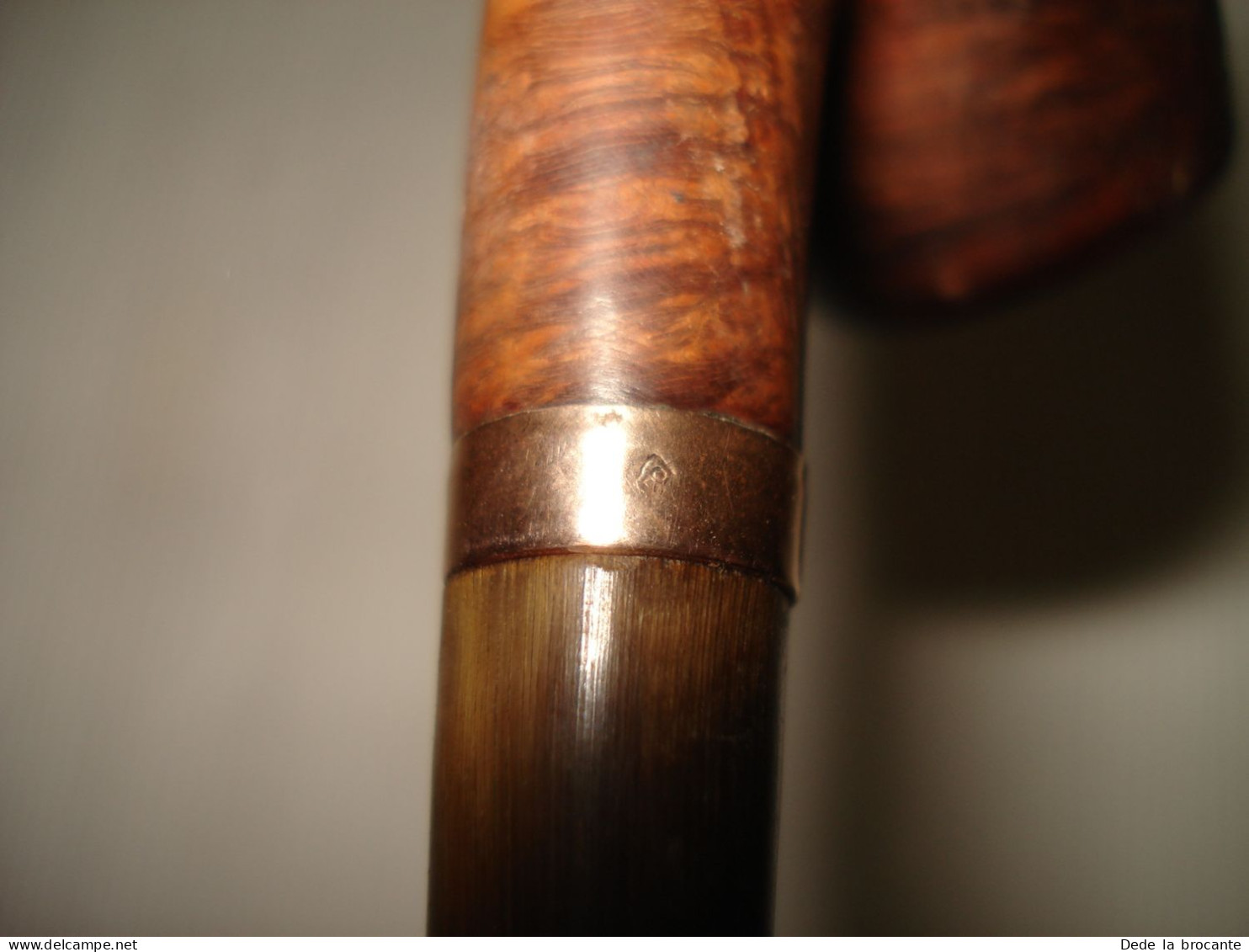 O9 / Pipe  Courbée En Bruyère Garantie  -  Bague Avec Poinçon - OR ? Vermeille ? - Pipes En Bruyère