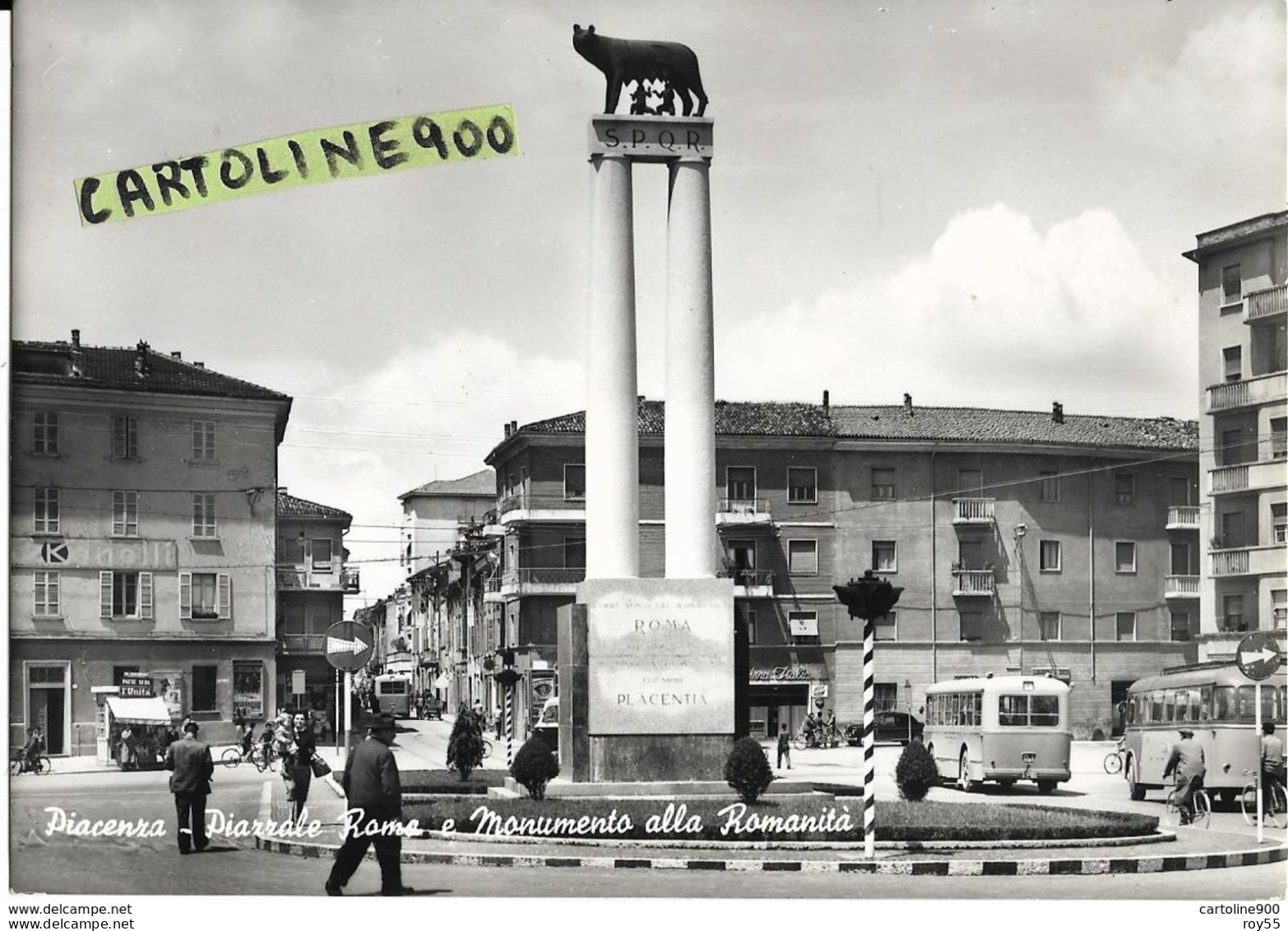 Emilia Romagna-piacenza Piazzale Roma Monumento Alla Romanita Animata Veduta Fermata Corriera Autobus Negozi Persone - Piacenza