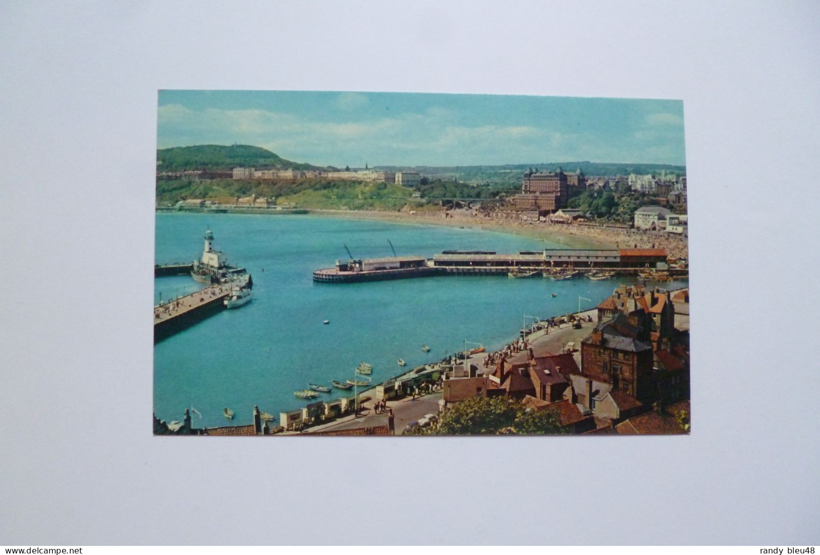 SCARBOROUGT  - The Harbour And South Cliff    -  Angleterre - Scarborough
