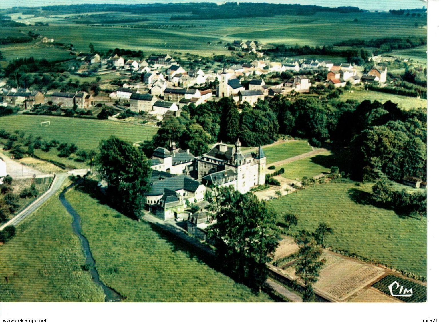 ERMETON-sur-BIERT   Vue Aerienne Le Village Et  Le Monastere Notre-Dame - Mettet