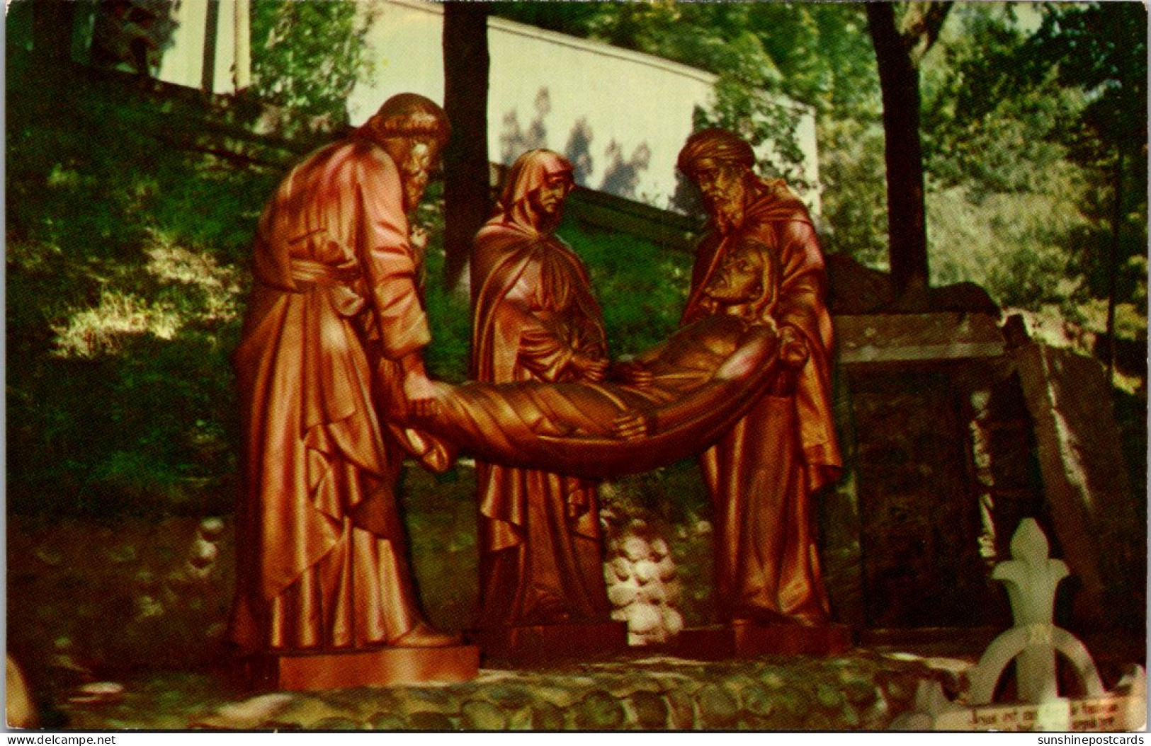 Canada Quebec Ste Anne De Beaupre Way Of The Cross Jesus Is Laid In The Sepulcher - Ste. Anne De Beaupré