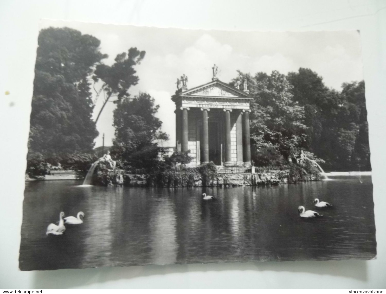 Cartolina Viaggiata "ROMA Villa Borghese - Il Giardino Del Lago" 1959 - Parken & Tuinen