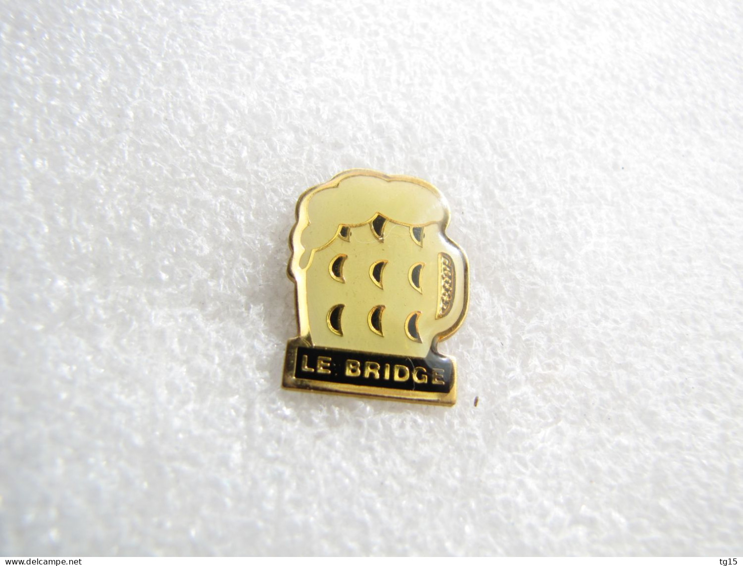 PIN'S     LE BRIDGE   BIÈRE - Birra