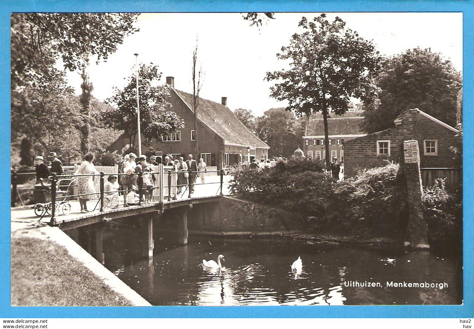 Uithuizen Menkemaborgh Mensen Brug Zwanen RY49932 - Uithuizen