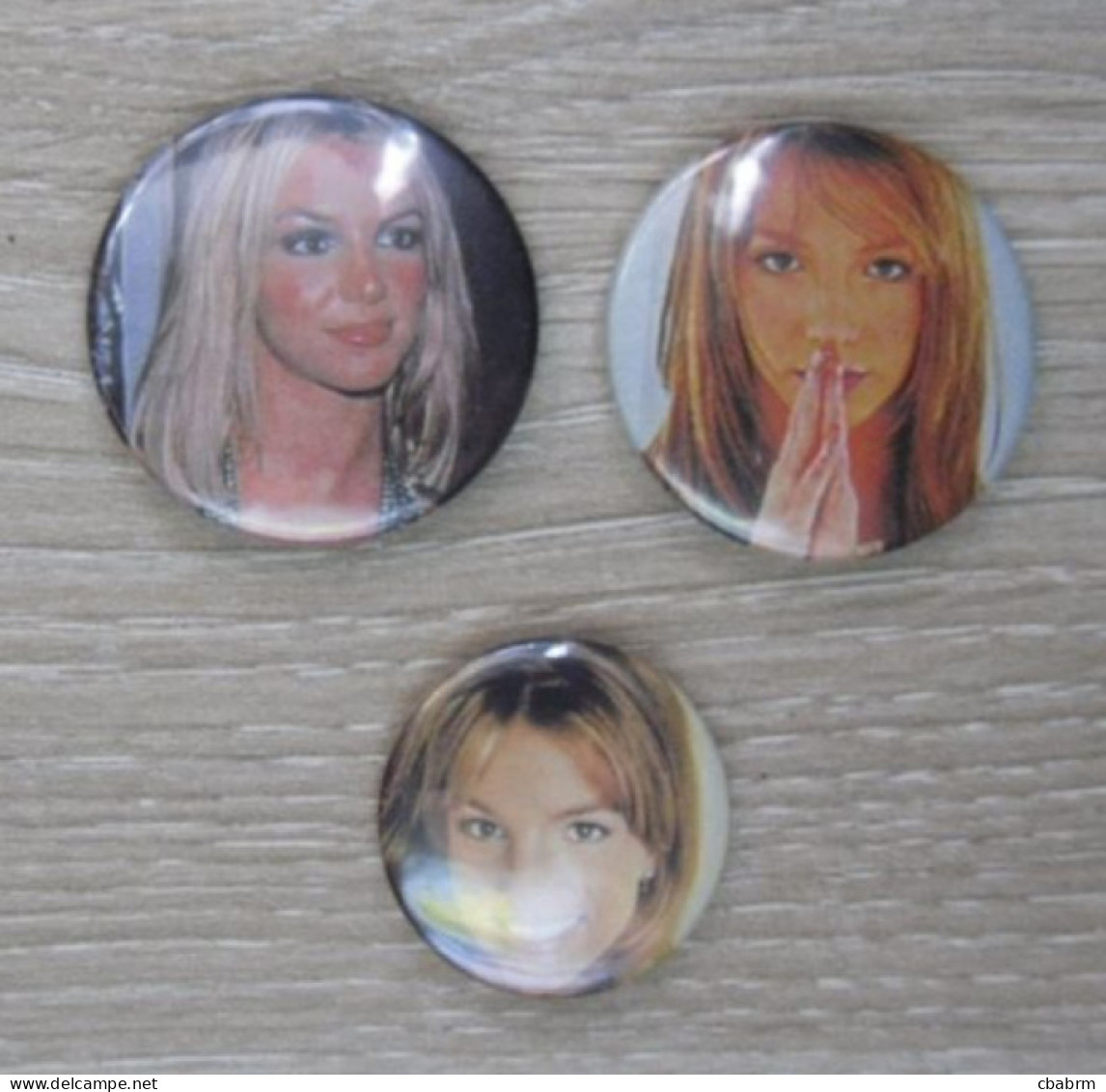 BRITNEY SPEARS LOT DE 3 BADGES - Objets Dérivés