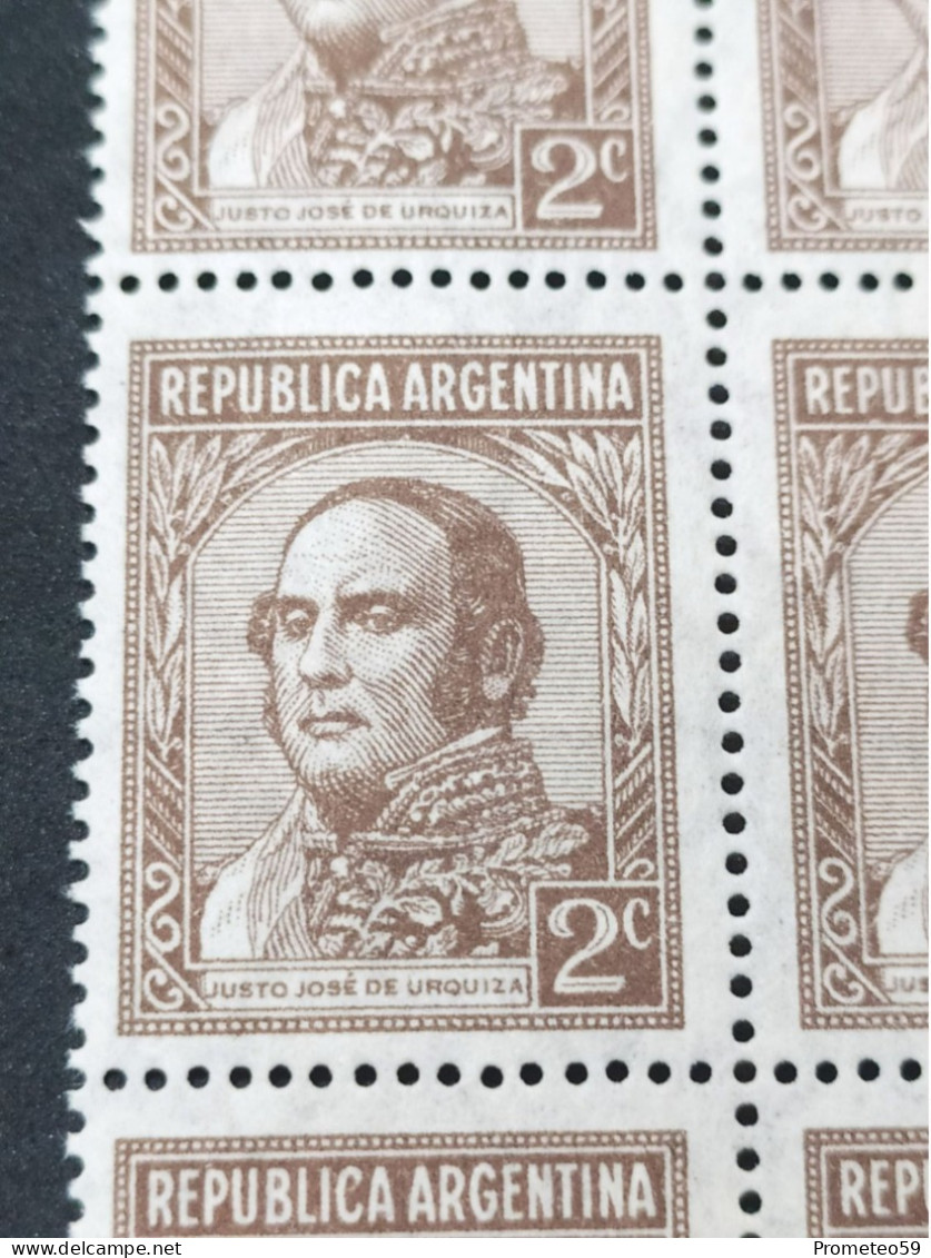 Fragmento Plancha De 12 Estampillas Argentinas Con Complemento – Valor: 2 Centavos – Año: 1935 - Sin Usar - Blocchi & Foglietti