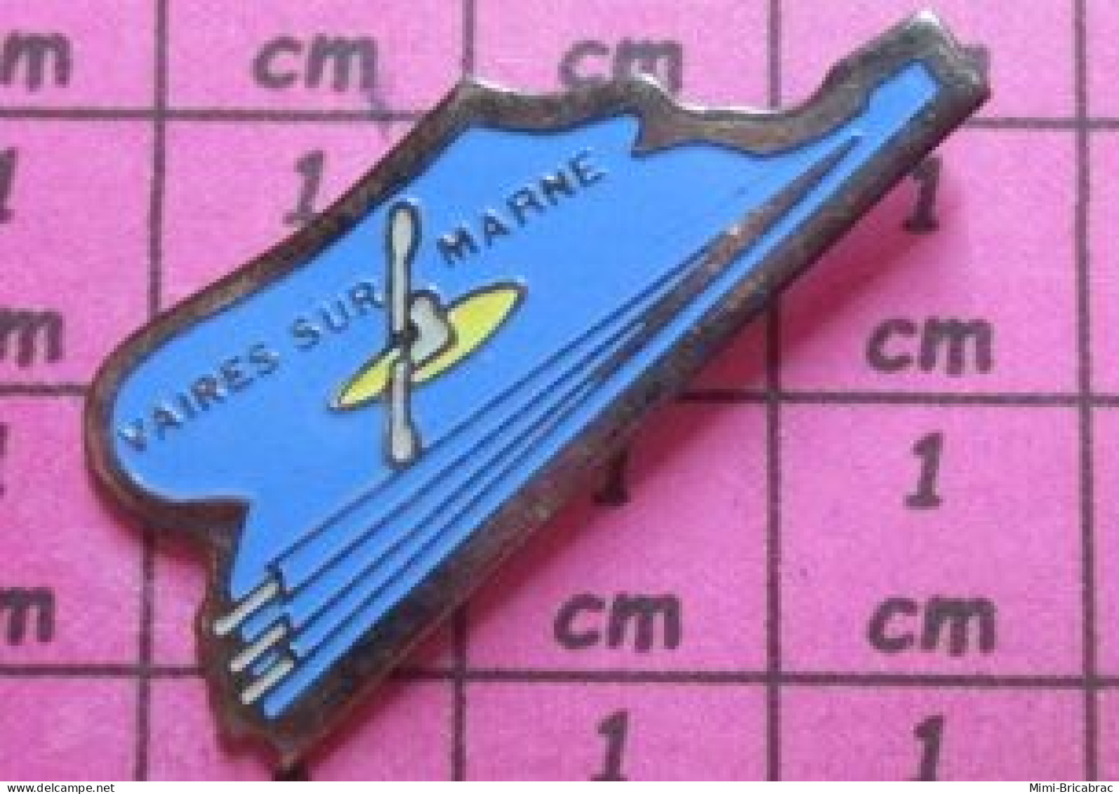 1115a Pin's Pins / Beau Et Rare / SPORTS / CANOE KAYAK VAIRES SUR MARNE - Canoë