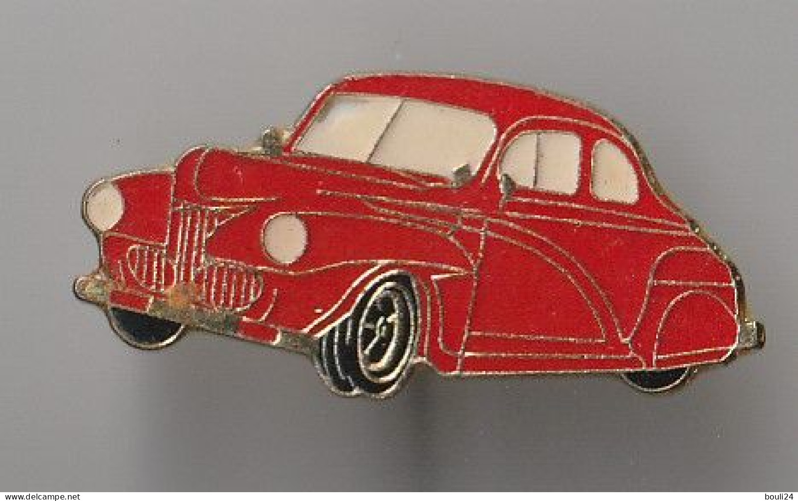 PIN'S THEME AUTOMOBILE VOITURE  ROUGE AMERICAINE - Volkswagen