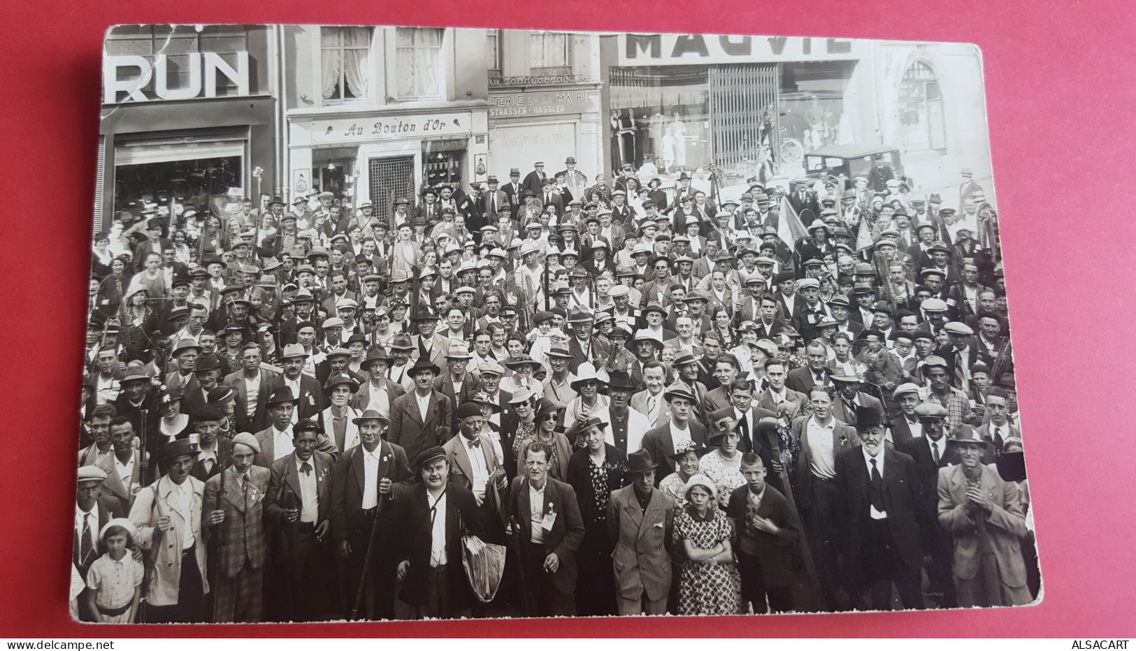 Carte Photo  Rassemblement De Pecheurs à Mulhouse , Place De La Réunion ,  Bouton D'or Cremerie - Mulhouse