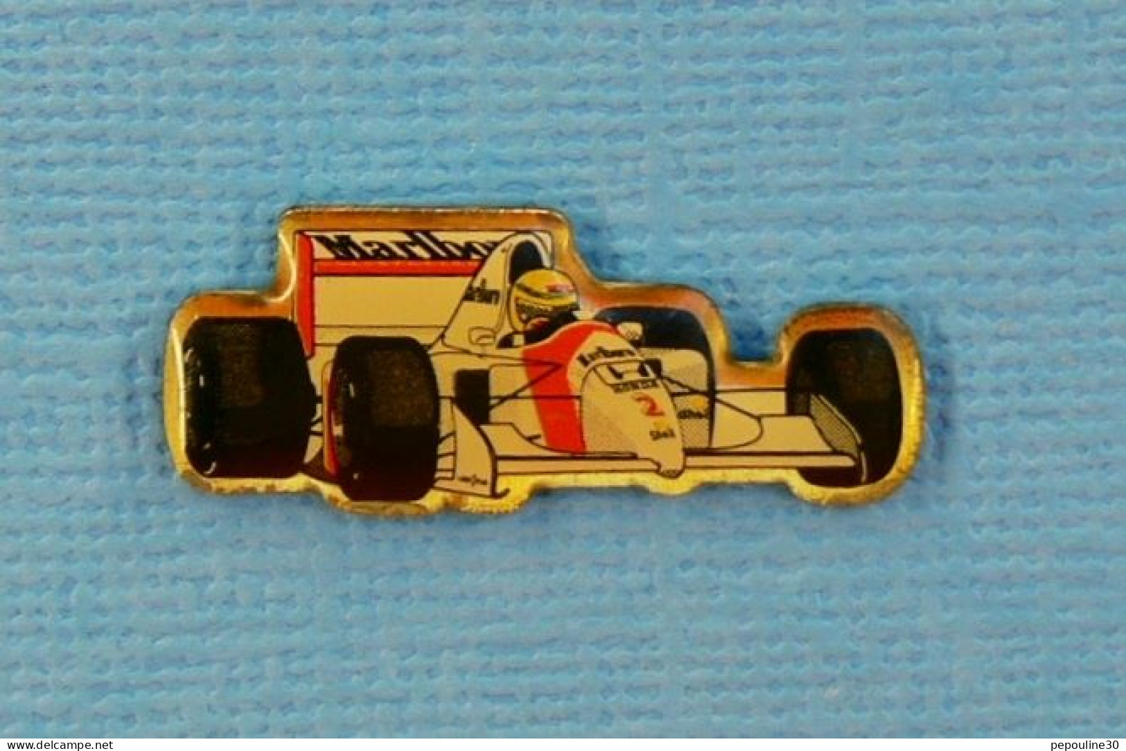 1 PIN'S //  ** Mc LAREN MP4-6 N°2 HONDA / MARLBORO ** - F1