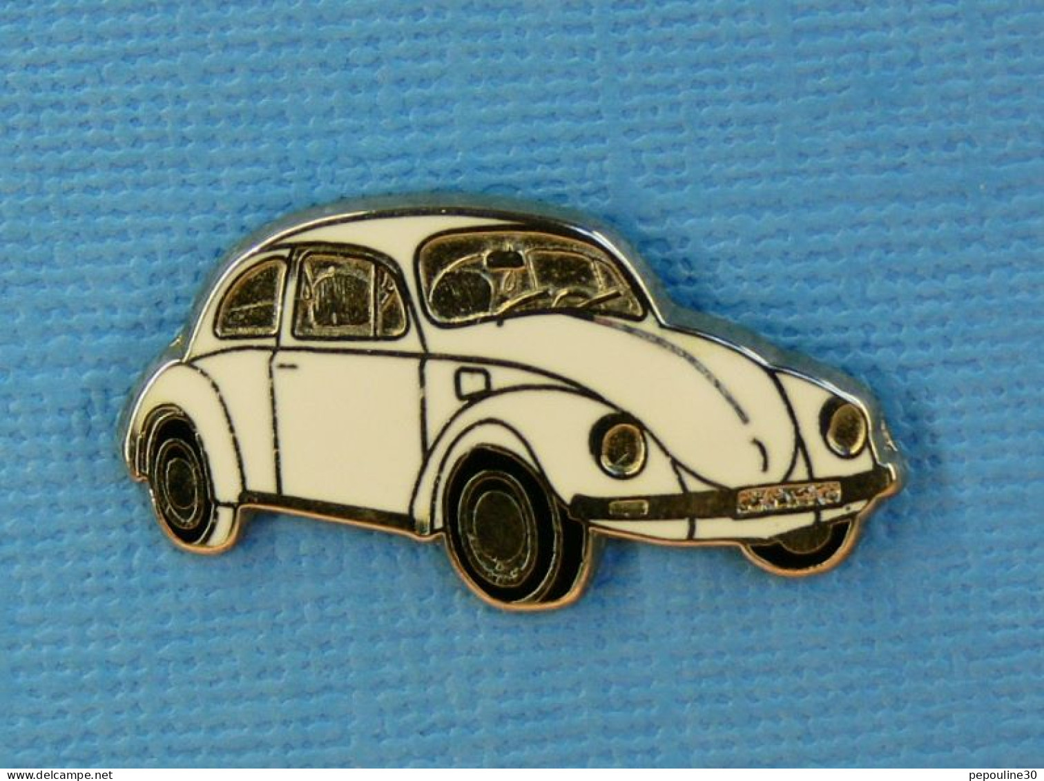 1 PIN'S //  ** WOLKSVAGEN / COCCINELLE ** - Volkswagen