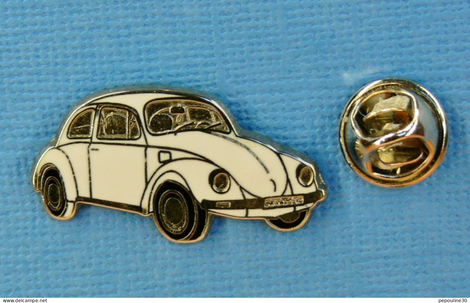 1 PIN'S //  ** WOLKSVAGEN / COCCINELLE ** - Volkswagen