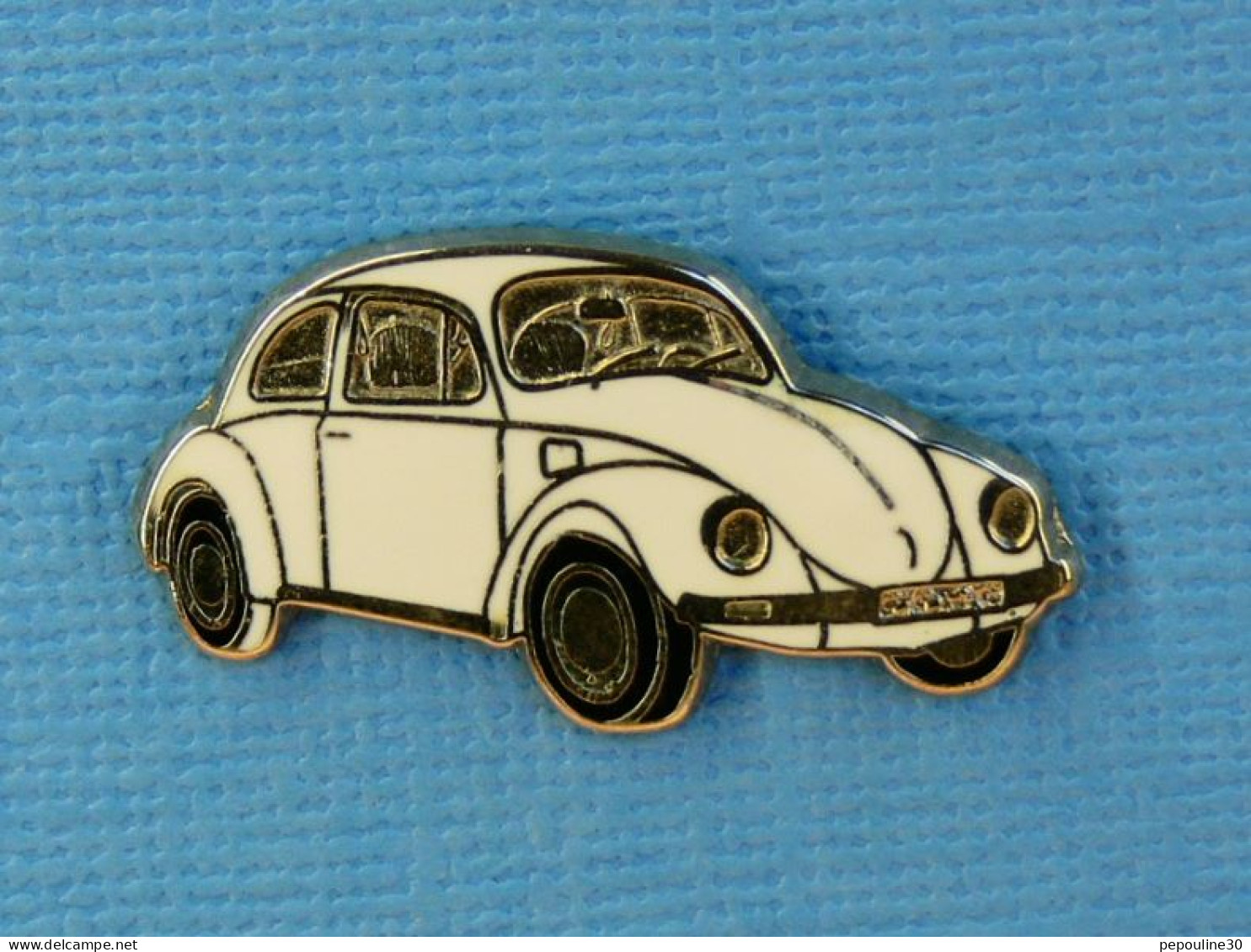 1 PIN'S //  ** WOLKSVAGEN / COCCINELLE ** - Volkswagen