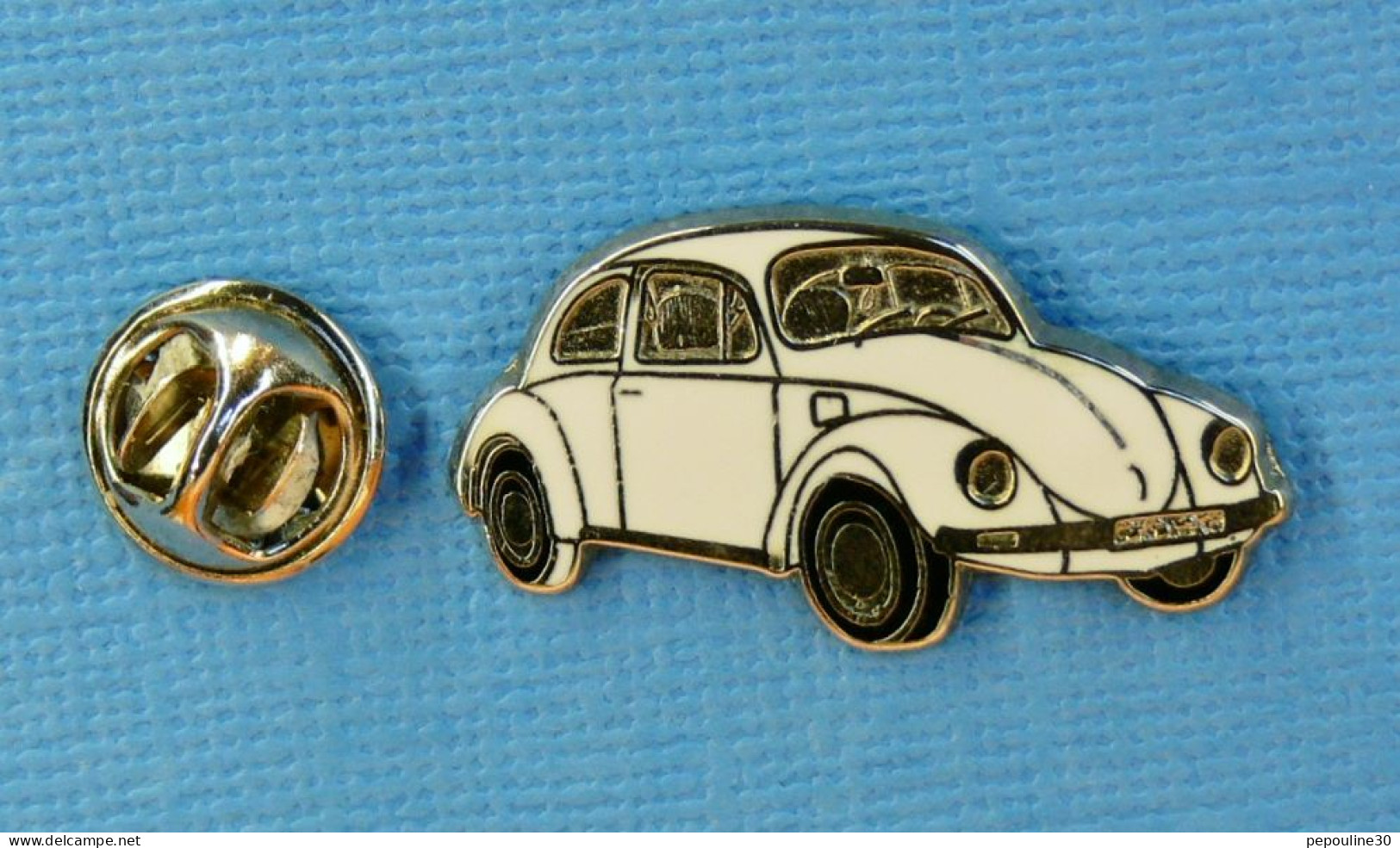 1 PIN'S //  ** WOLKSVAGEN / COCCINELLE ** - Volkswagen