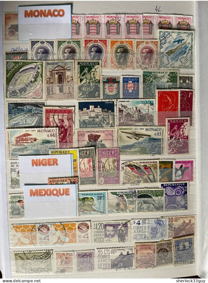 Plus de 3500 timbres tous pays dans album usagé.