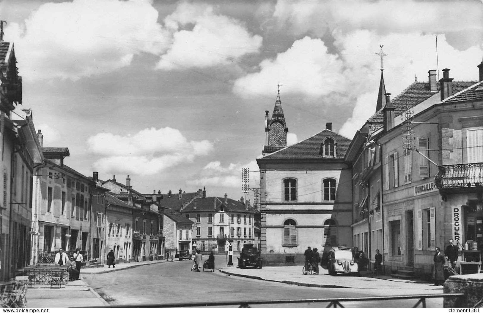 Granges Sur Vologne Le Centre Et La Grande Rue - Granges Sur Vologne