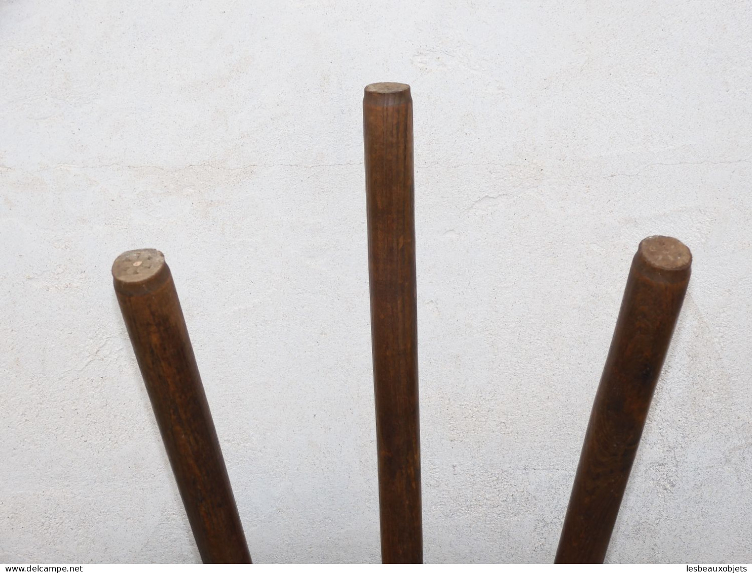 -ANCIEN TABOURET BANC TRIPODE BOIS BANC DE BERGER DE TRAITE ou AUTRE déco XXe   E