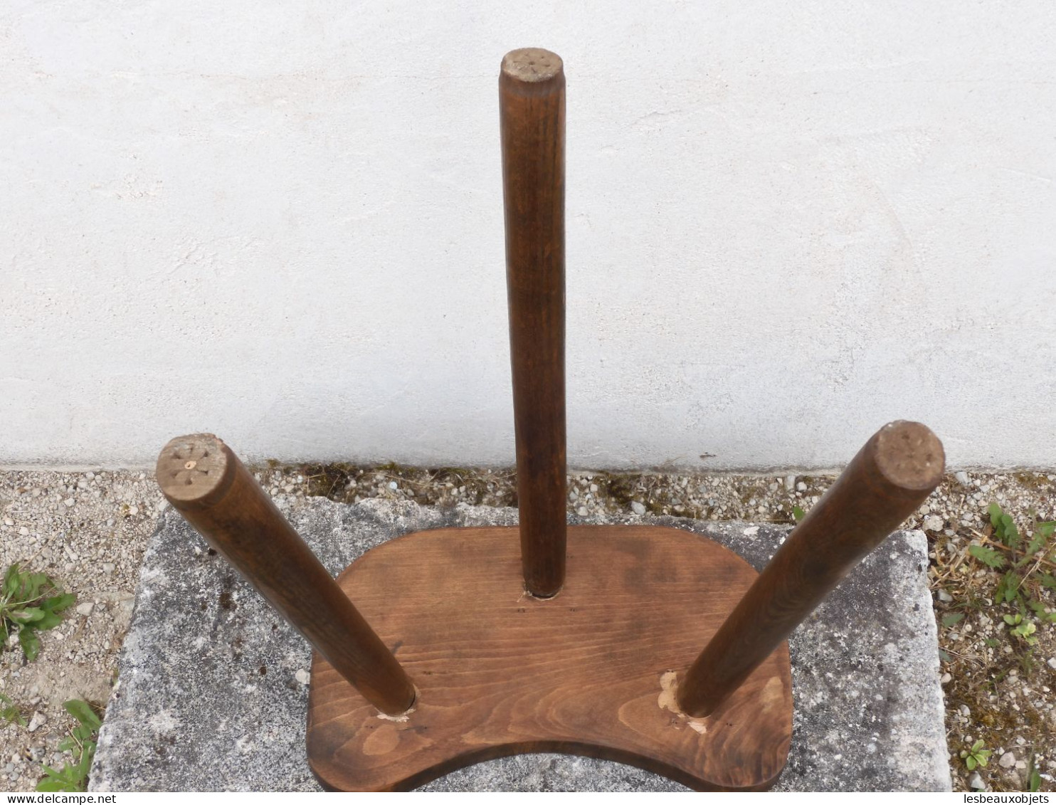 -ANCIEN TABOURET BANC TRIPODE BOIS BANC DE BERGER DE TRAITE ou AUTRE déco XXe   E