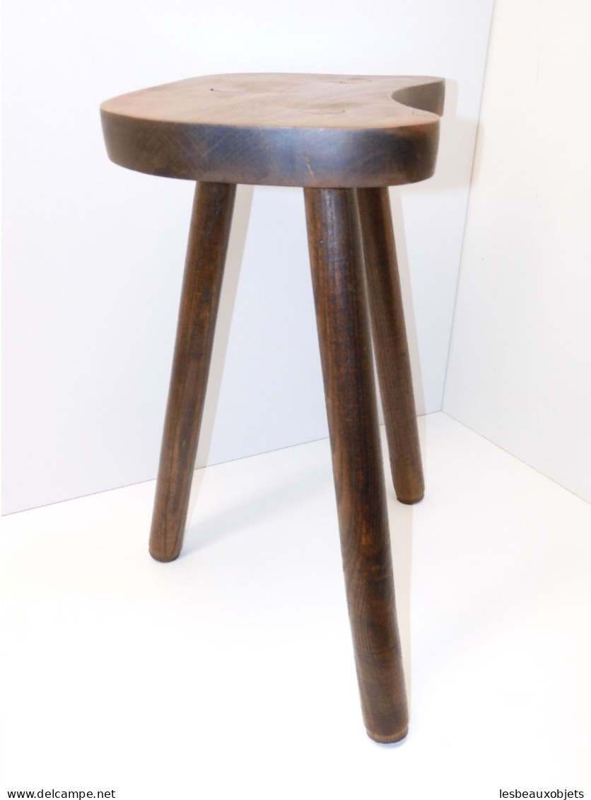 -ANCIEN TABOURET BANC TRIPODE BOIS BANC DE BERGER DE TRAITE ou AUTRE déco XXe   E