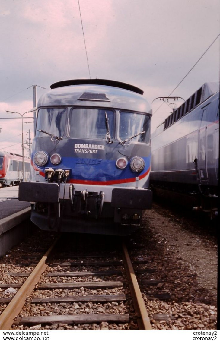 Photo Diapo Diapositive Slide Train Wagon RTG Bombardier Pendulaire SNCF Le 12/09/1998 VOIR ZOOM - Diapositives