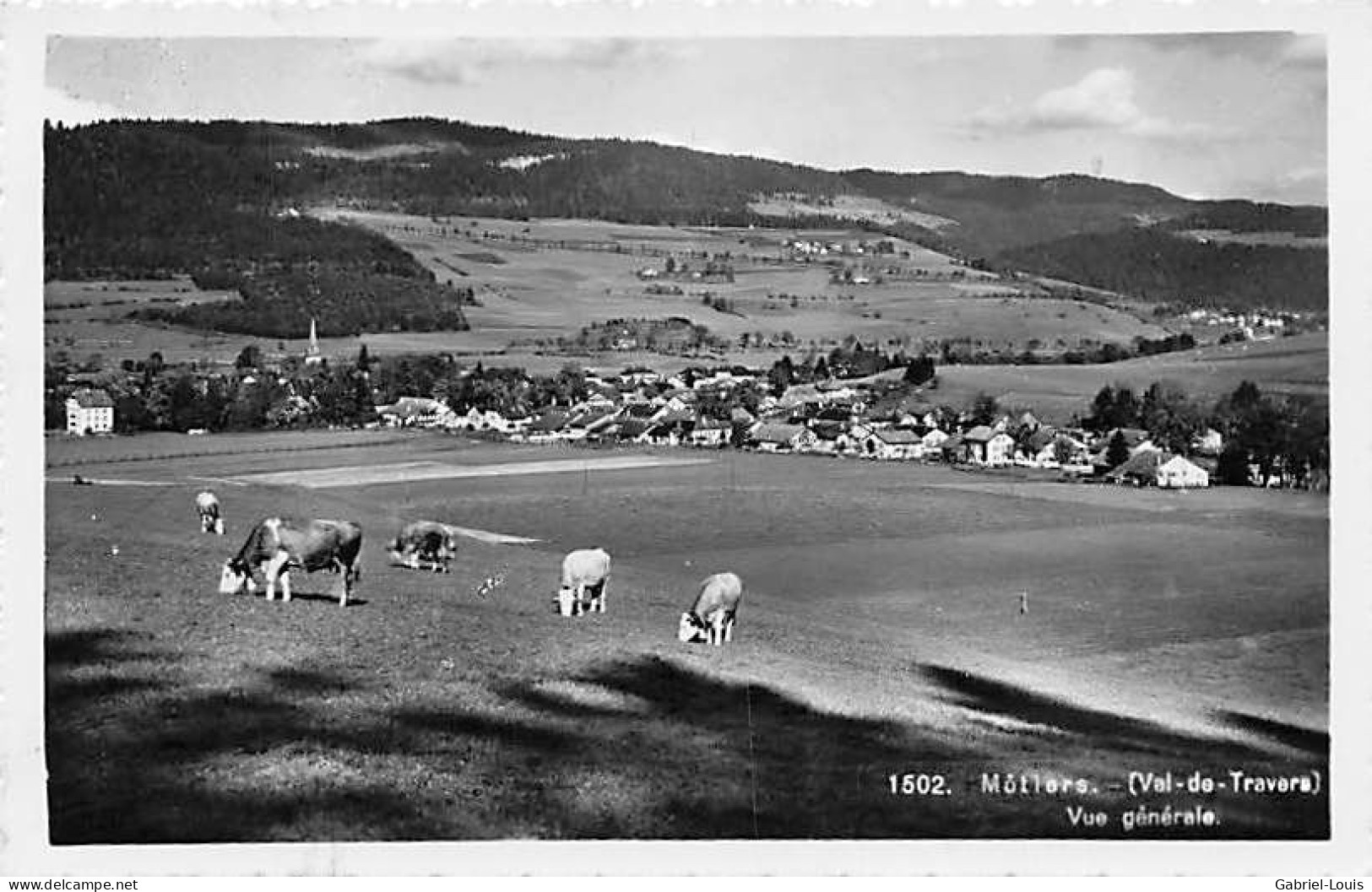 Môtiers Val De Travers Vue Générale Vache - Travers