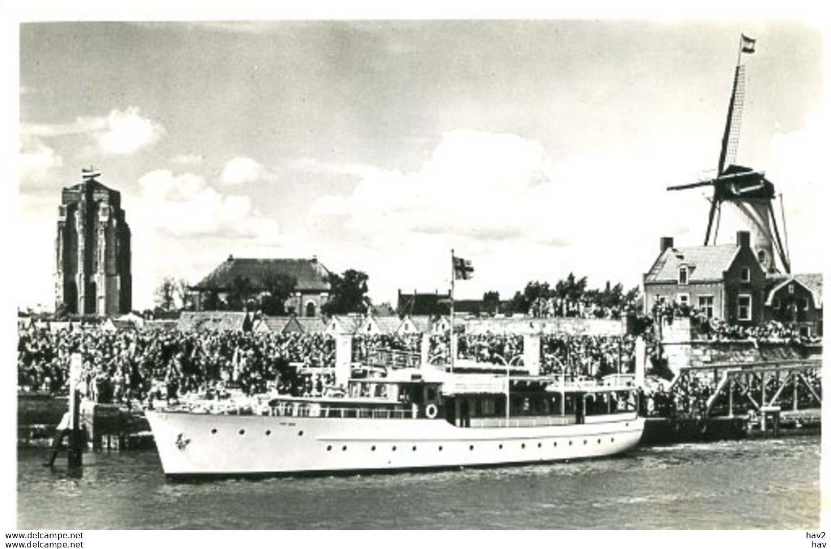 Zierikzee Haven Boot  Molen AM750 - Zierikzee