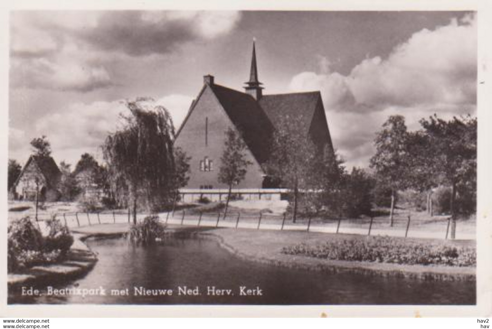 Ede Beatrixpark Met N.H. Kerk 1953 RY 4670 - Ede