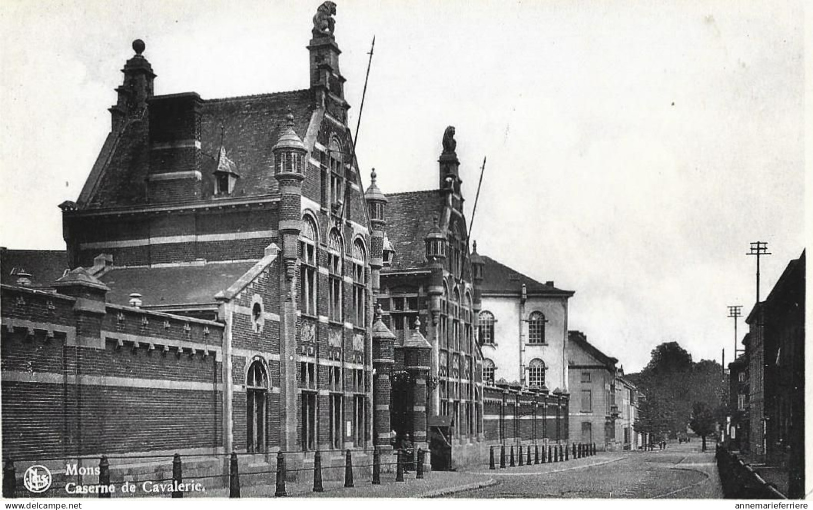 Mons La Caserne De Cavalerie - Mons