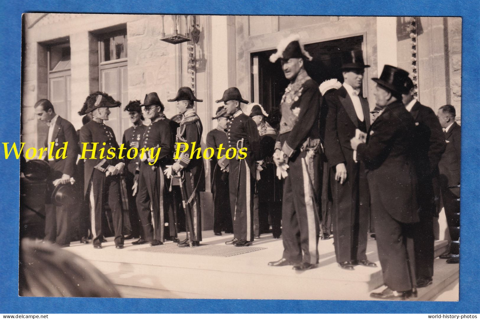 CPA Photo - Lieu à Situer - Rassemblement D' Officier , Général ? Commandant ? - Uniforme Bicorne Personnalité - Uniformes