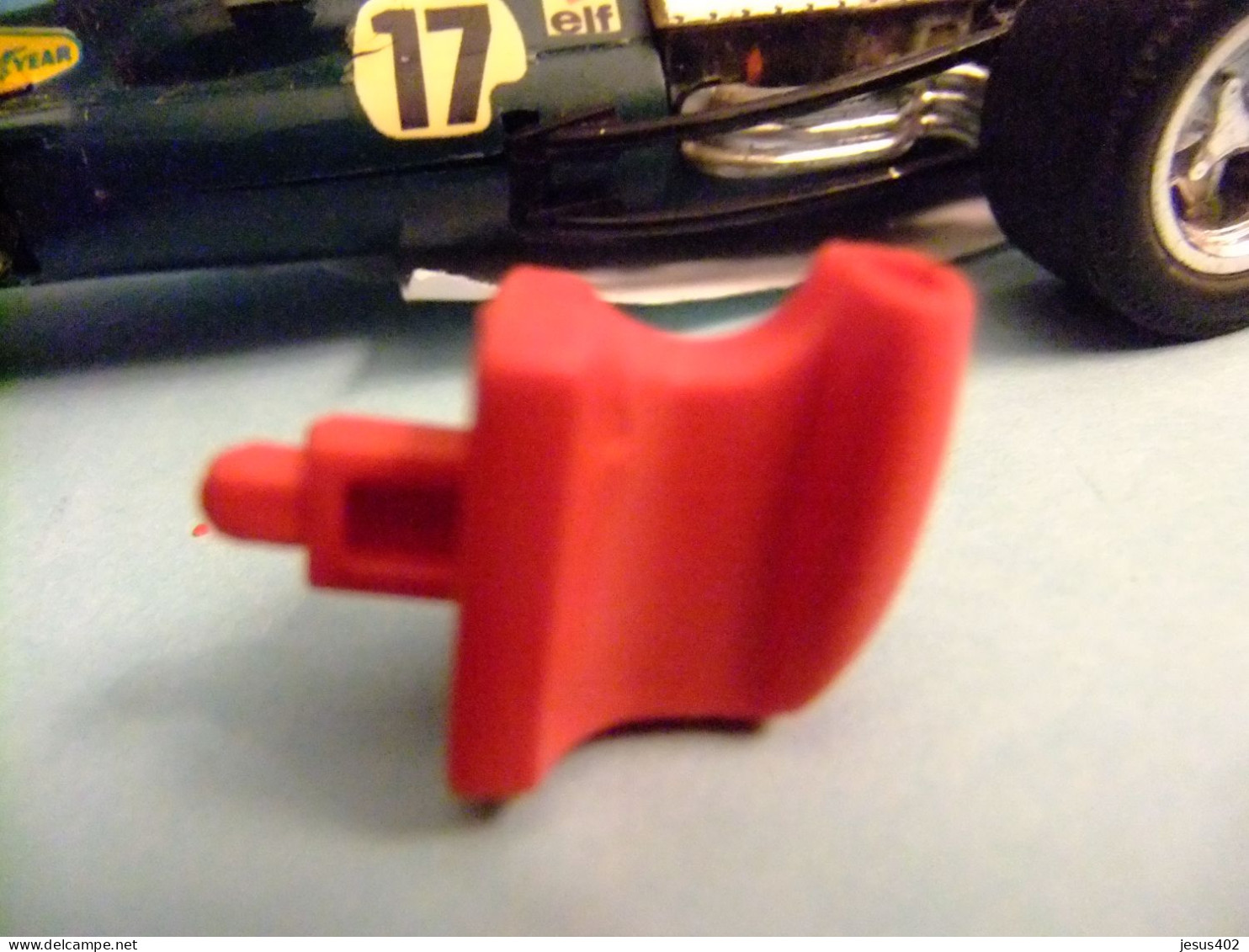 SCALEXTRIC TYRRELL FORD REF. C 48 ACCESORIO TOMA DE AIRE ROJA - Autorennbahnen