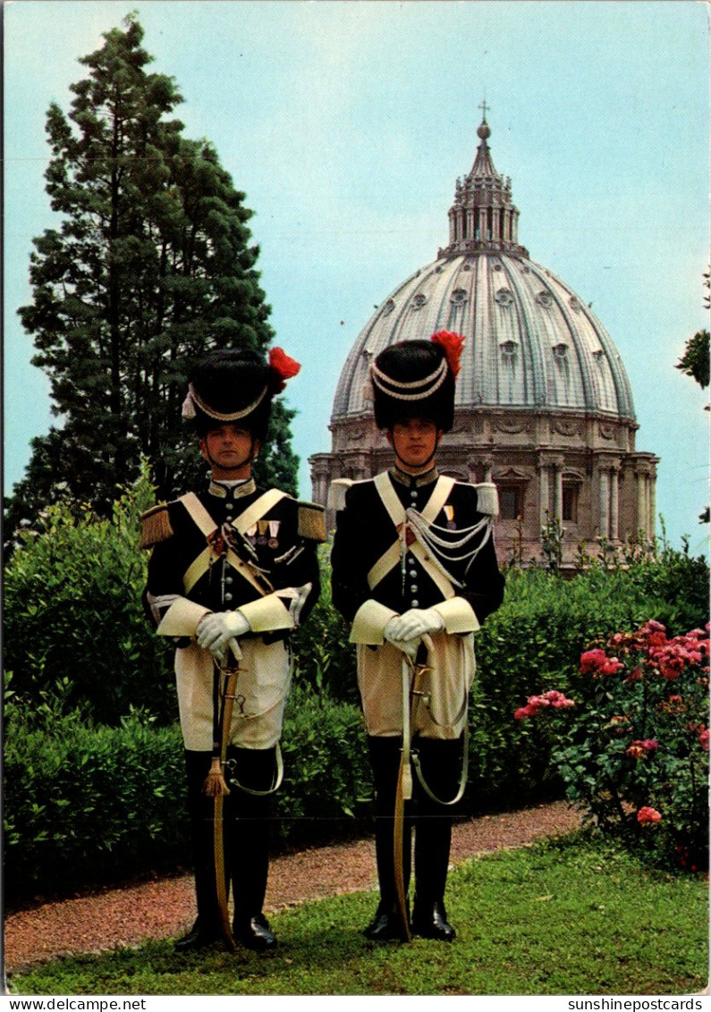 Italy Roma Rome Citta Del Vaticano The Pontival Gendarmes In The Vatican Gardens - Cafes, Hotels & Restaurants