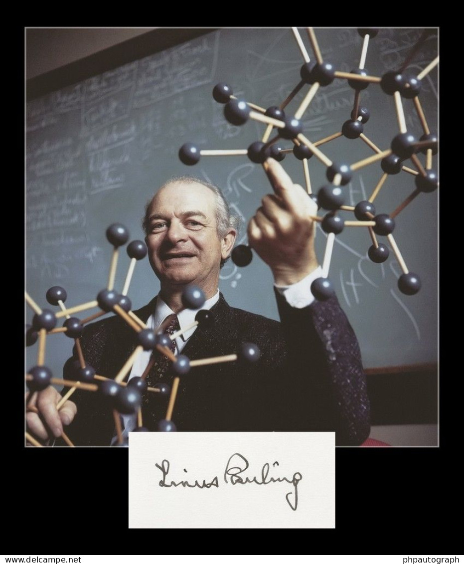 Linus Pauling (1901-1994) - American Chemist - Signed Card + Photo - 1981 - Nobel Prize - Inventori E Scienziati