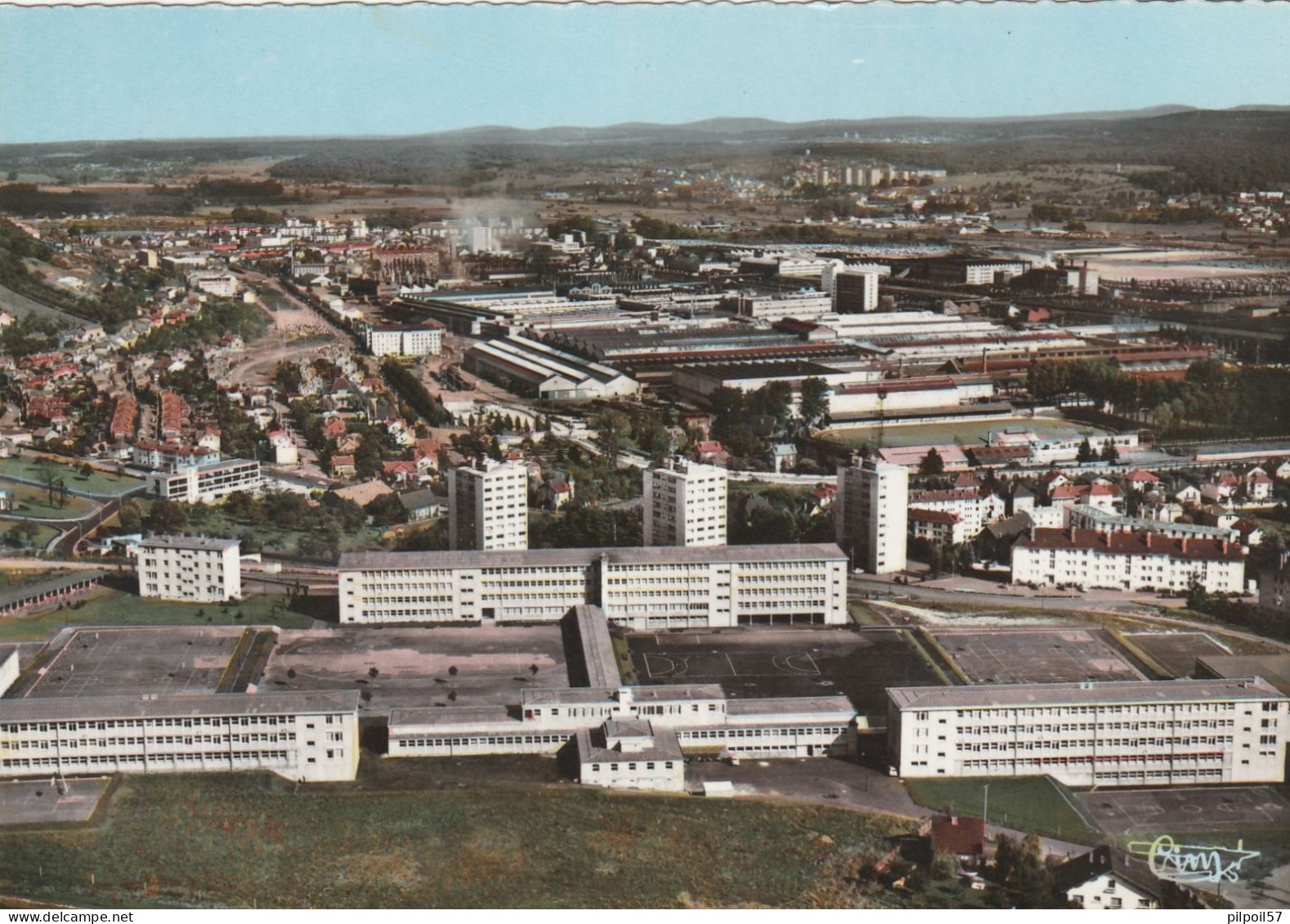 25 - SOCHAUX MONTBELIARD - Le Lycée Cuvier Et Les Usines Peugeot - Vue Aérienne - (CPSM 10,5X15) - Sochaux